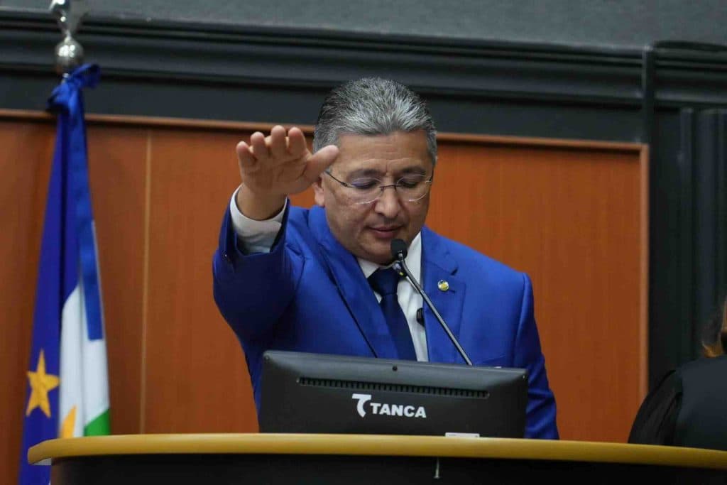 Edilson Damião assume Governo de Roraima
