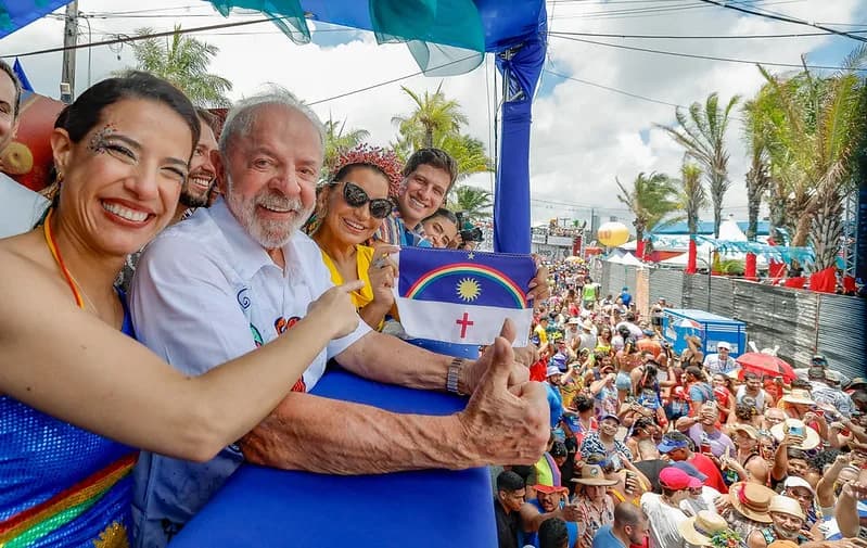 Em Pernambuco, Lula transita entre dois palanques, enquanto a extrema direita enfrenta dificuldades