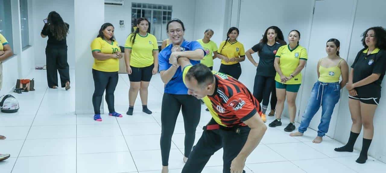 SEGURANÇA Mulheres aprendem técnicas de defesa pessoal em aulas gratuitas da SEM